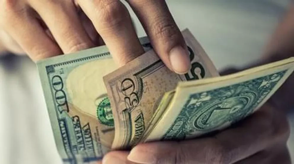 ¿Es buen momento para comprar dólares?