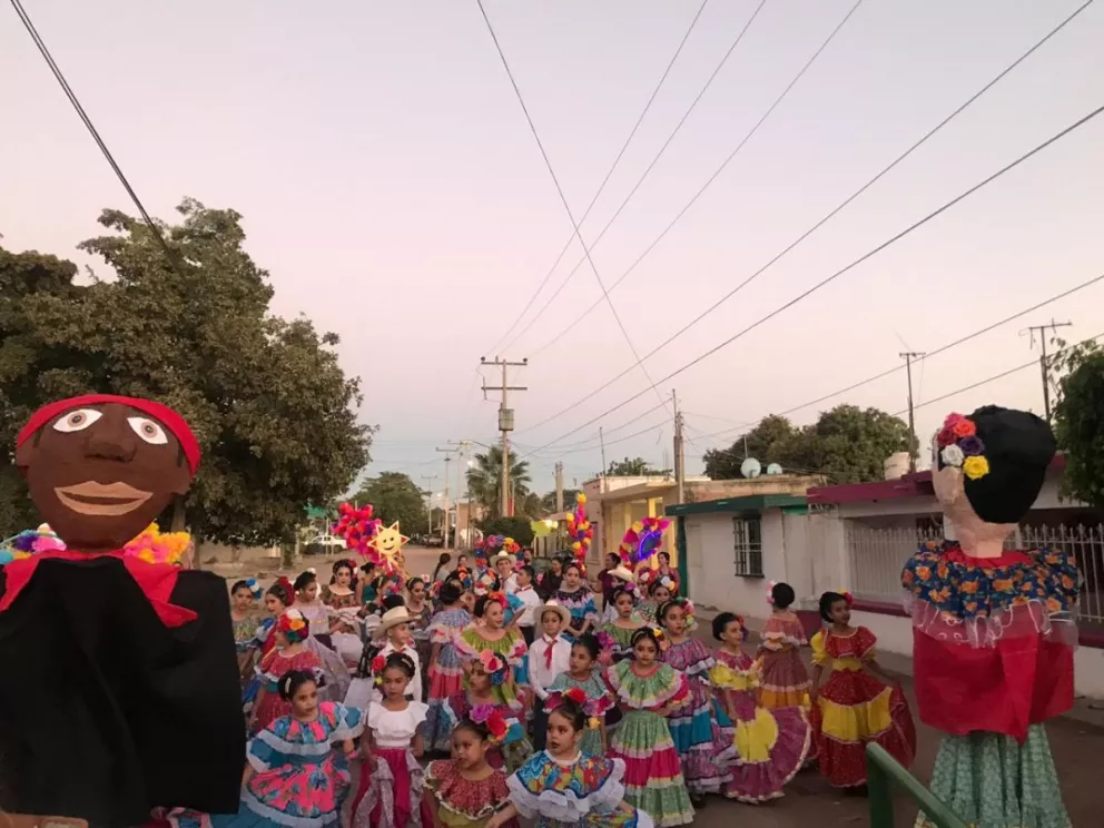 Danza y cultura en la primer callejoneada en Villa Juárez