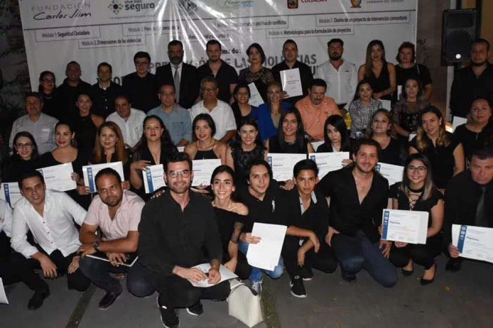 Gradúan 58 pacificadores de Culiacán en diplomado de prevención de las violencias