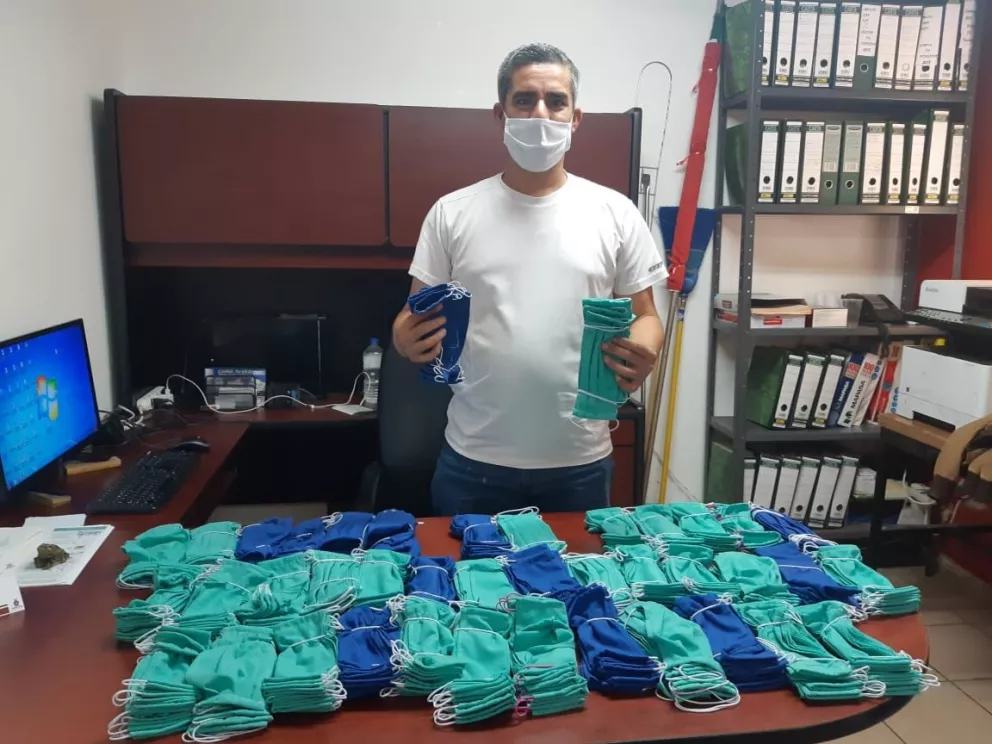 Agrícola Daniel Cárdenas hace donación de cubrebocas en Villa Juárez