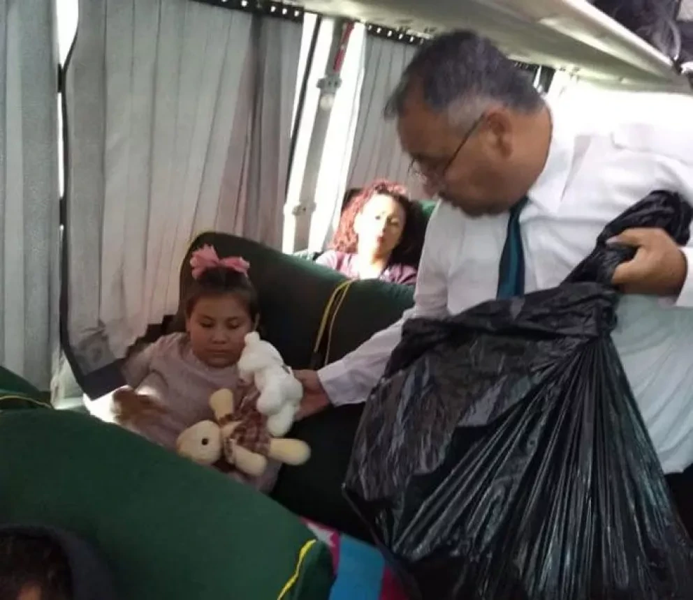 Jaime el chofer que regala peluches a niños en Navidad