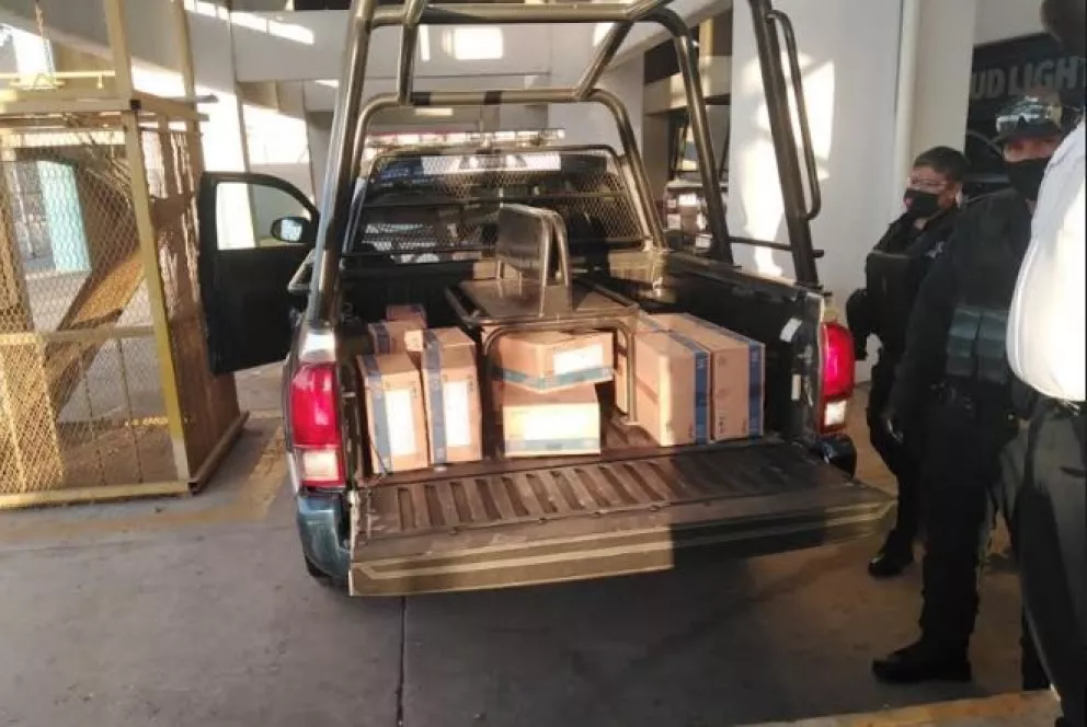 Club Dorados de Sinaloa dona 900 piezas de suero a policías