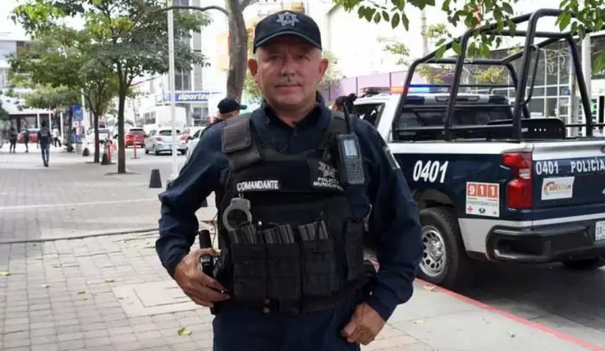 VIDEO: El comandante Álvaro Borbón trae bien puesto el uniforme de Ser Policía