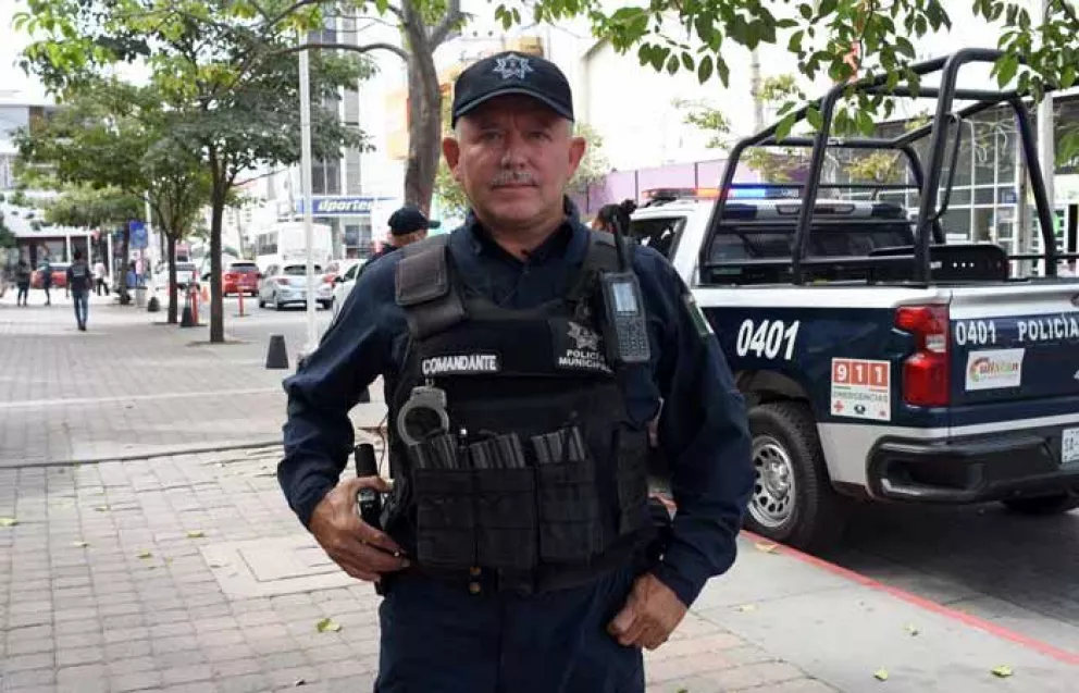 VIDEO: El comandante Álvaro Borbón trae bien puesto el uniforme de Ser Policía