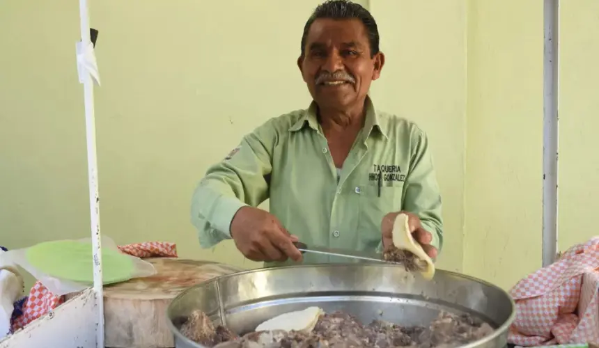 Eusebio González viajó de la orfandad total a taquero bondadoso