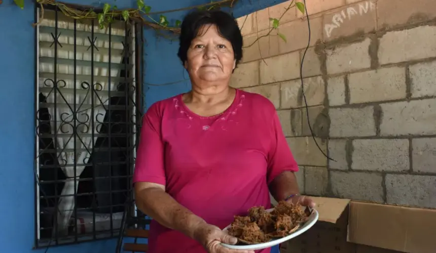 Las cocadas de Chelín endulzan la vida de todos en Altata