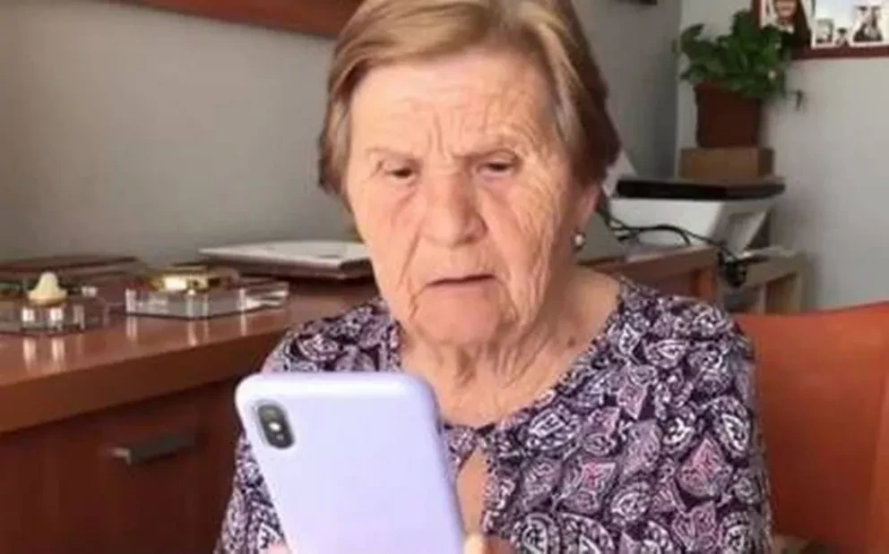 Llaman a festejar el día del abuelo a distancia