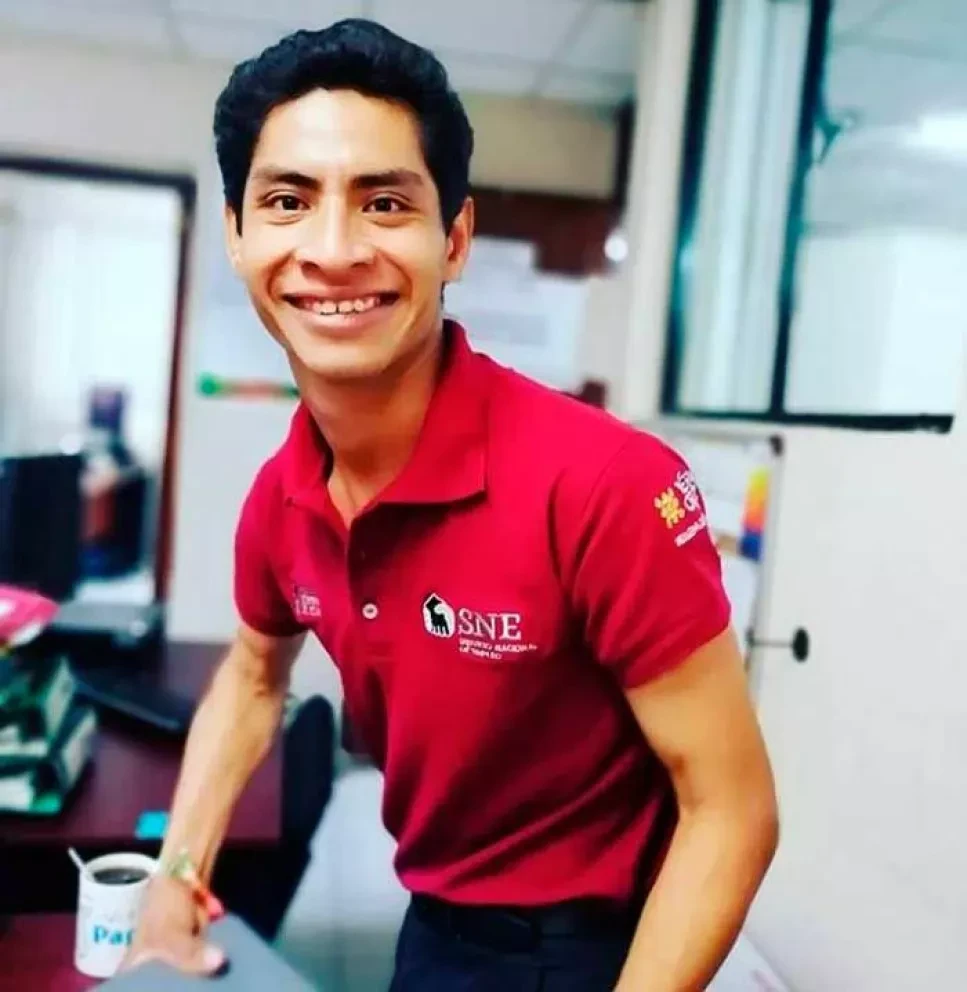 El Chueco es el conferencista que vivió la balacera y puso de pie a Culiacán