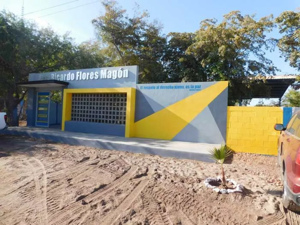 Entregan escuela remodelada en Villa Juárez