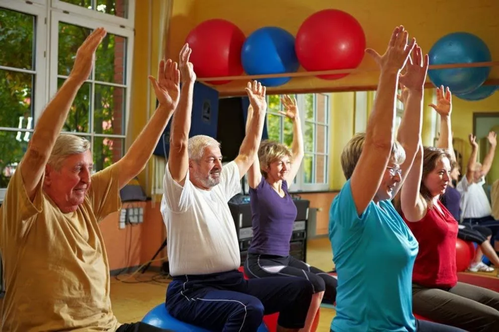 ¿Cómo beneficia el ejercicio a los cerebros envejecidos?