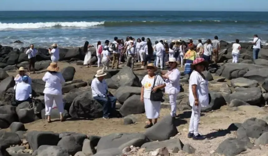 Preparan Equinoccio de Primavera en playa Las Labradas, San Ignacio