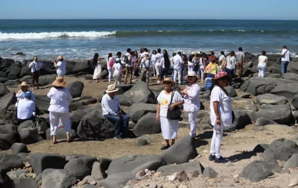 Preparan Equinoccio de Primavera en playa Las Labradas, San Ignacio