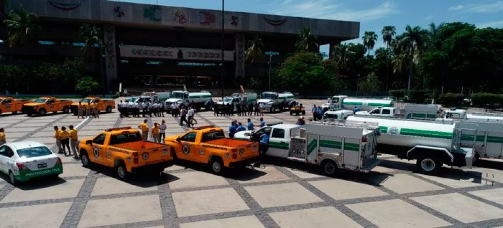 Entrega Quirino equipamiento a Bomberos de Sinaloa por 25 millones