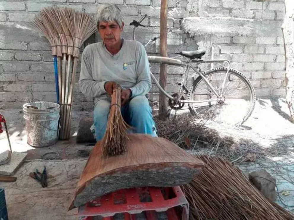 Escobas de popote, una artesanía sinaloense