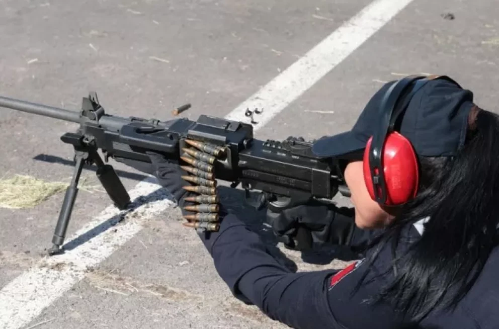 Destaca mujer policía sinaloense en uso de fuerza letal