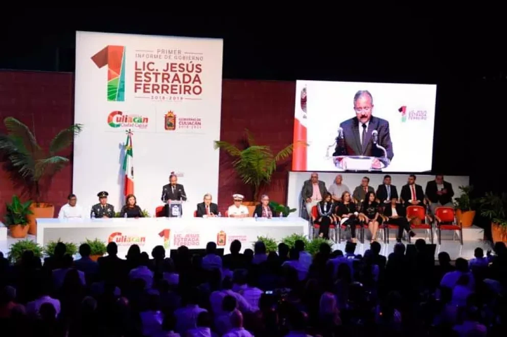 Rinde Estrada Ferreiro su Primer Informe de Gobierno
