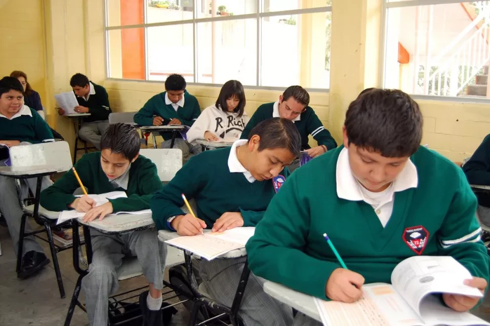 ¿Sacaste 10 en la escuela? aplica a Beca de Excelencia