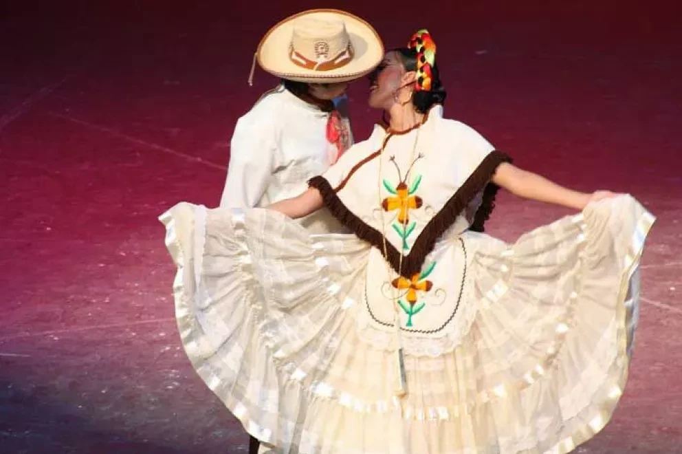 Festifolk, la fiesta de la Compañía Folclórica Sinaloense