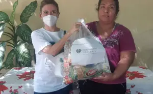 Fundación Cárdenas entrega despensas a Madres de Familia