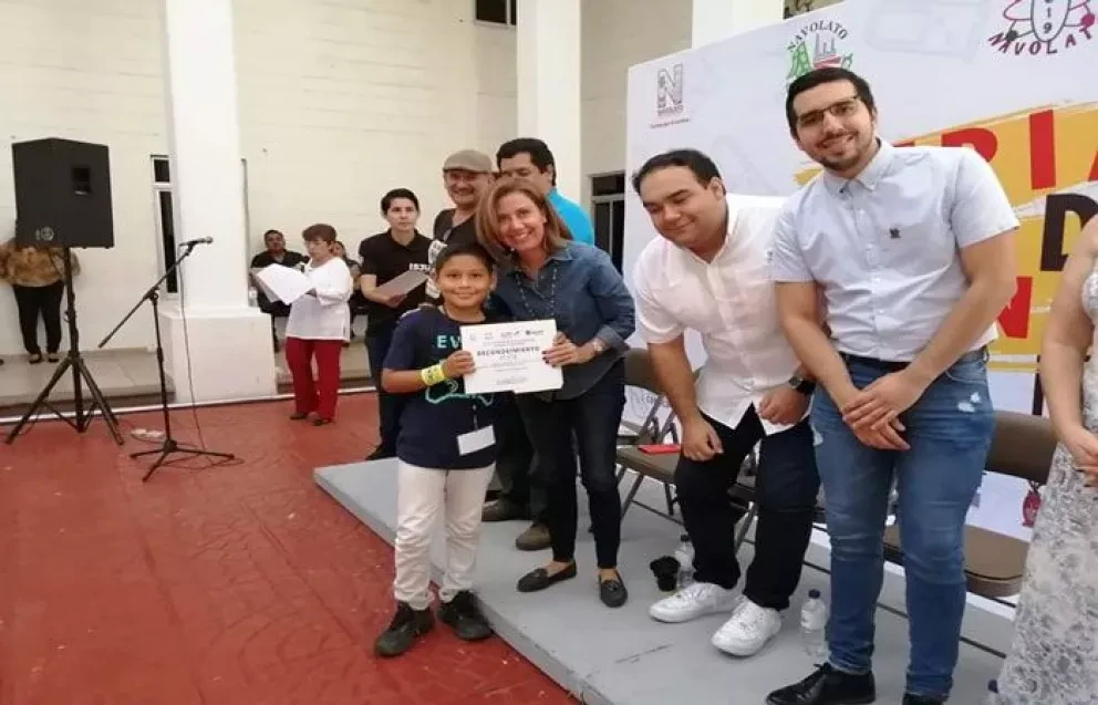 Galardonan a niños de Villa Juárez en Feria de Ciencias
