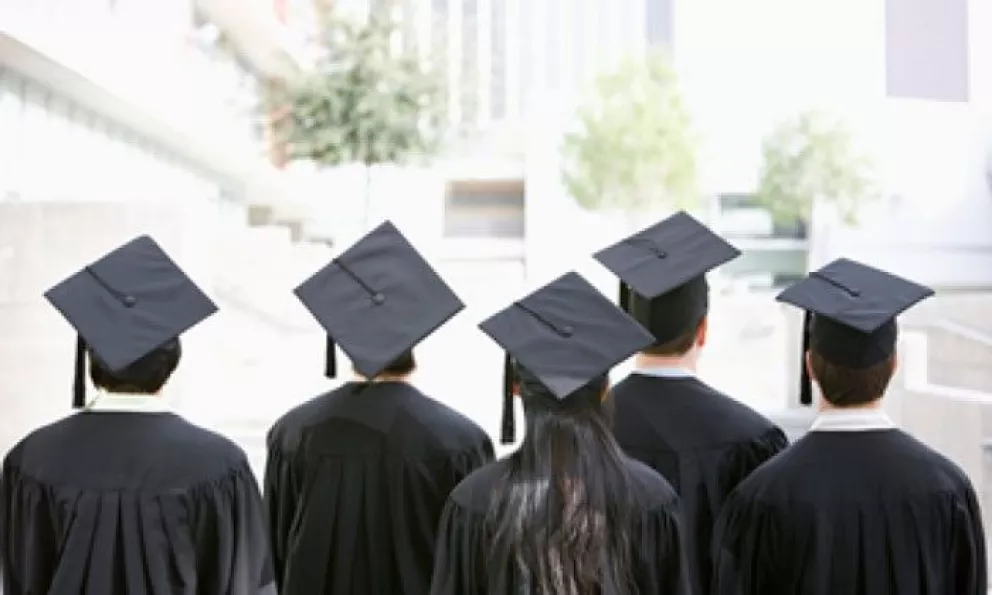 Aumentan graduados 1 de cada 5 mexicanos sale de universidad