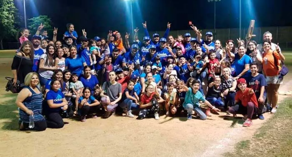 Colegio Bicultural Grinder vence en la intercolegial de softbol