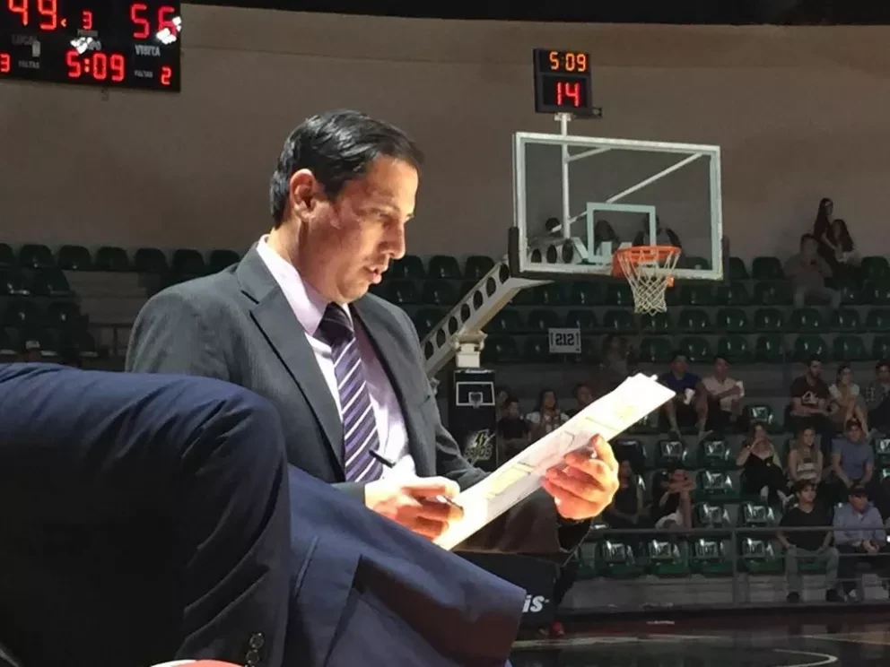 Sinaloense va a Venezuela a dirigir equipo nacional de basquetbol