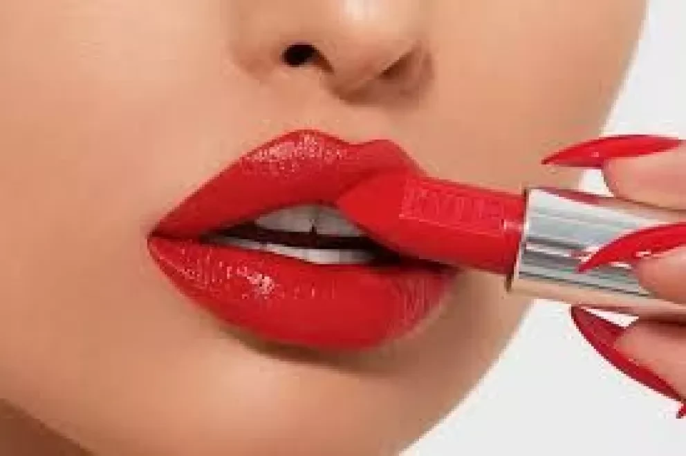 El poder del Rojo en los labios
