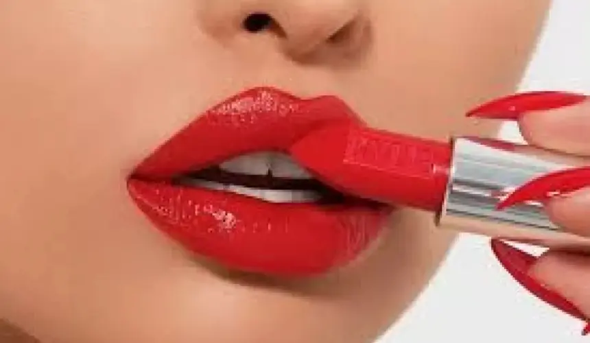 El poder del Rojo en los labios