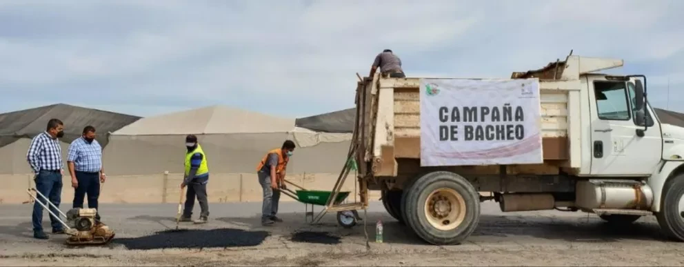 Inician campaña de bacheo en carreteras de Navolato
