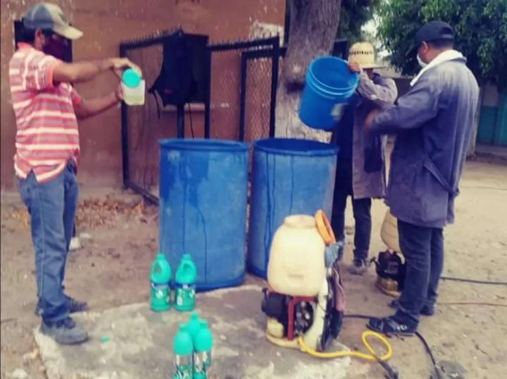 Sanitizan la comunidad de Pénjamo en Villa Juárez