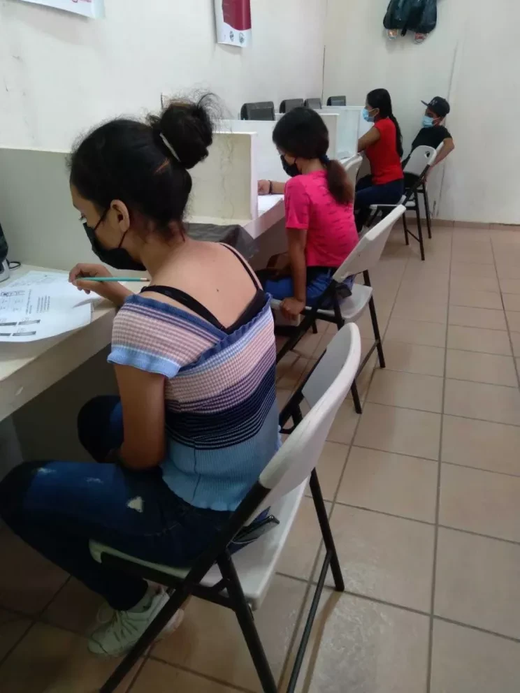 Reabren exámenes de primaria y secundaria de INEA en Villa Juárez