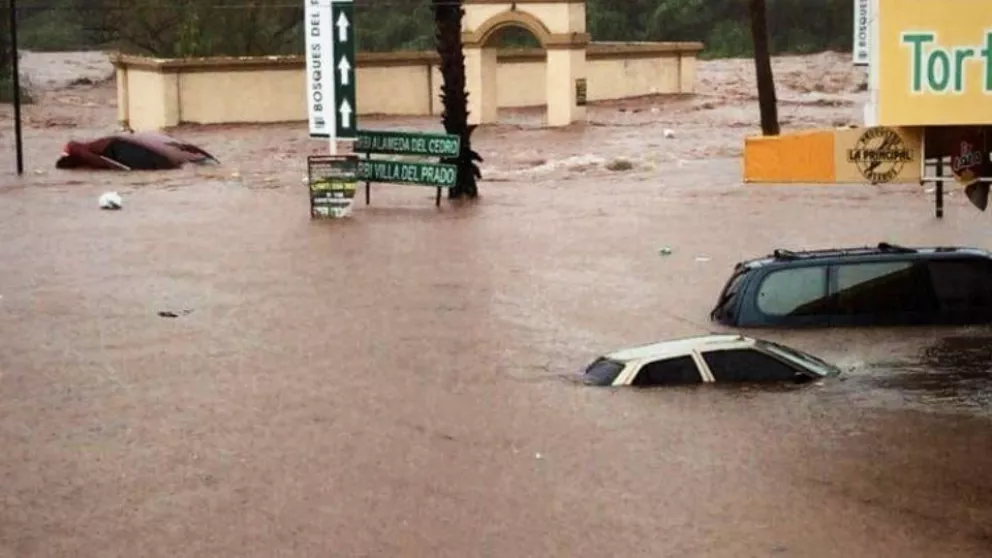 Servicio gratis para autos dañados por la lluvia en Culiacán