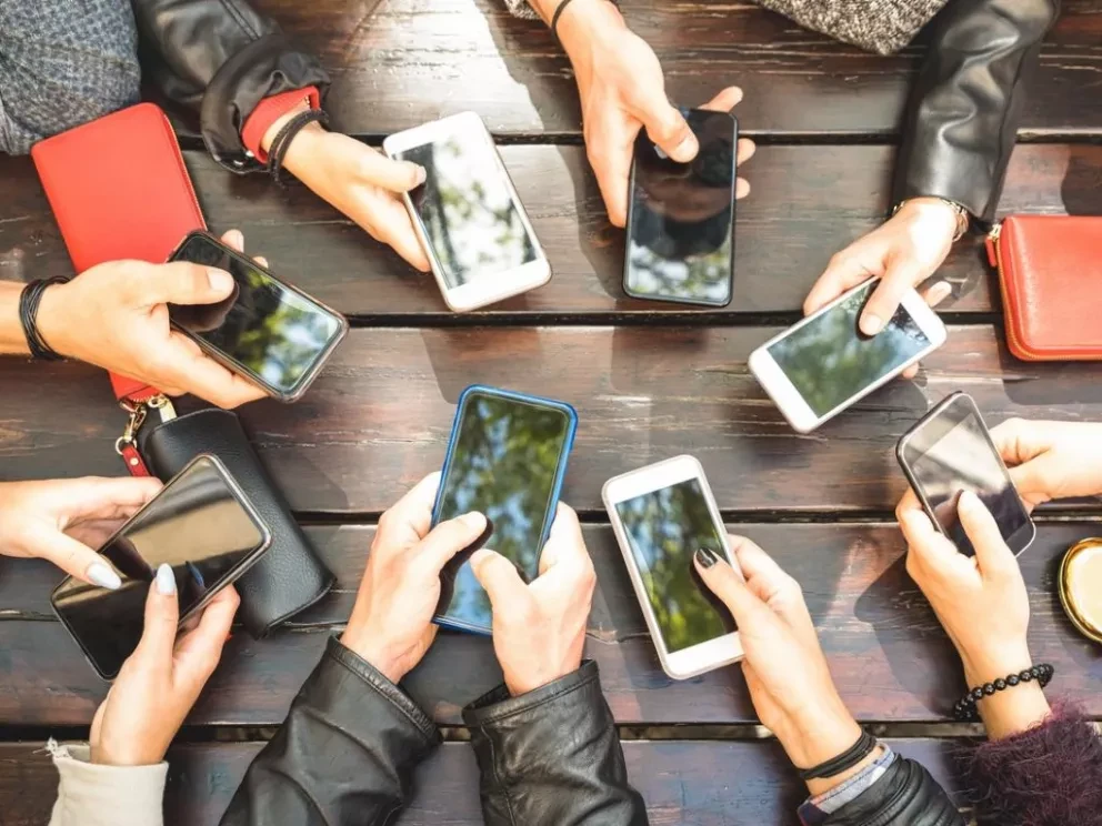 ¿Vas a comprar un celular usado? esto es lo que debes saber