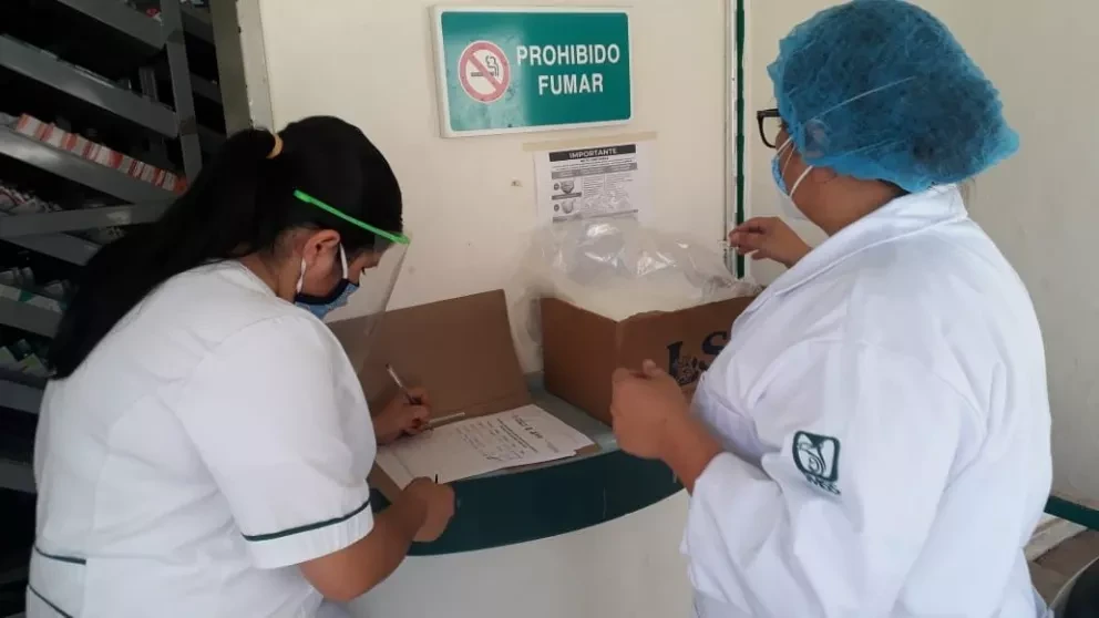 Jóvenes de Navolato donan caretas al IMSS Villa Juárez