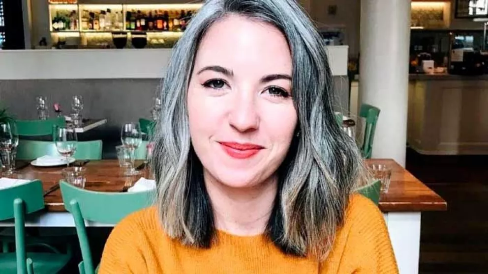 ¿Por qué salen canas a temprana edad?