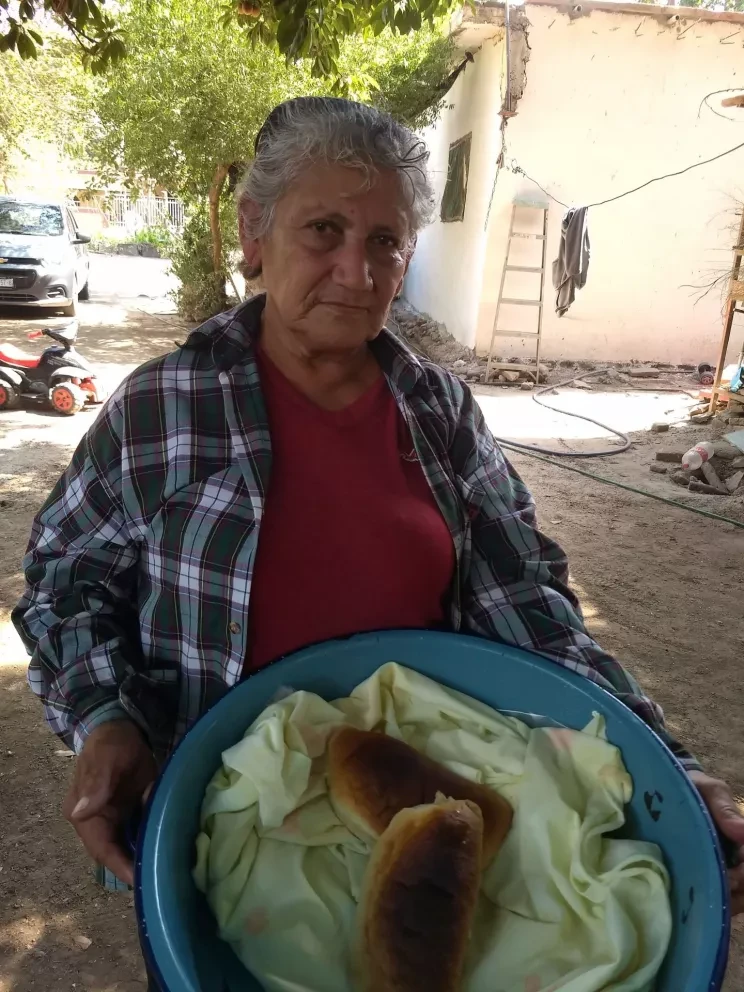 Juani hizo del pan un milagro para criar a sus hijos
