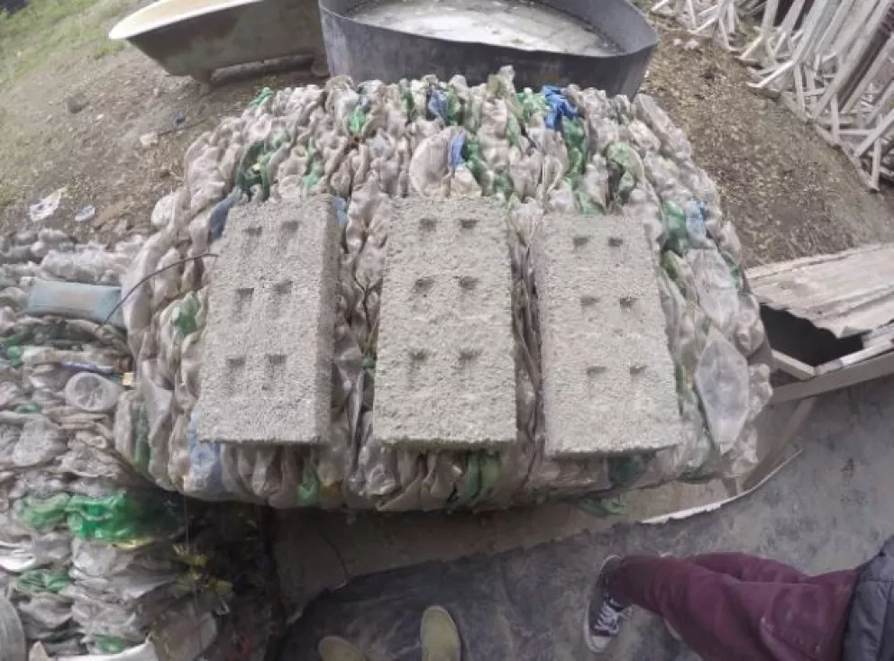 Conoce los ladrillos hechos de plástico reciclado