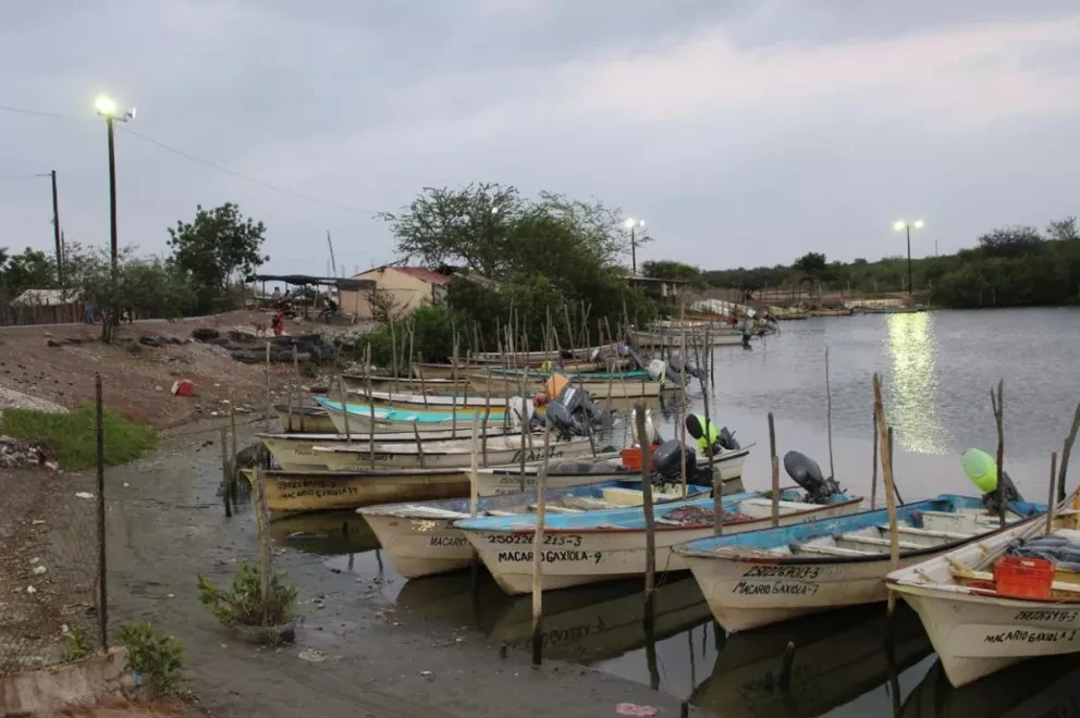 Alumbrado a embarcadero Las Puentes Villa Juárez