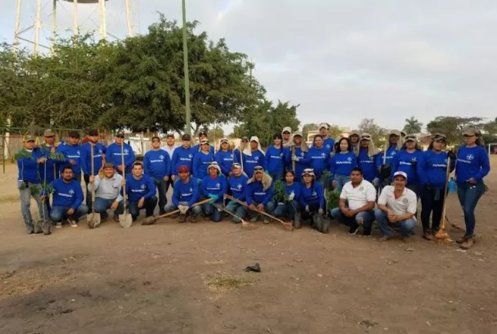 Arborizan y limpian parque Margarita Maza en Villa Juárez