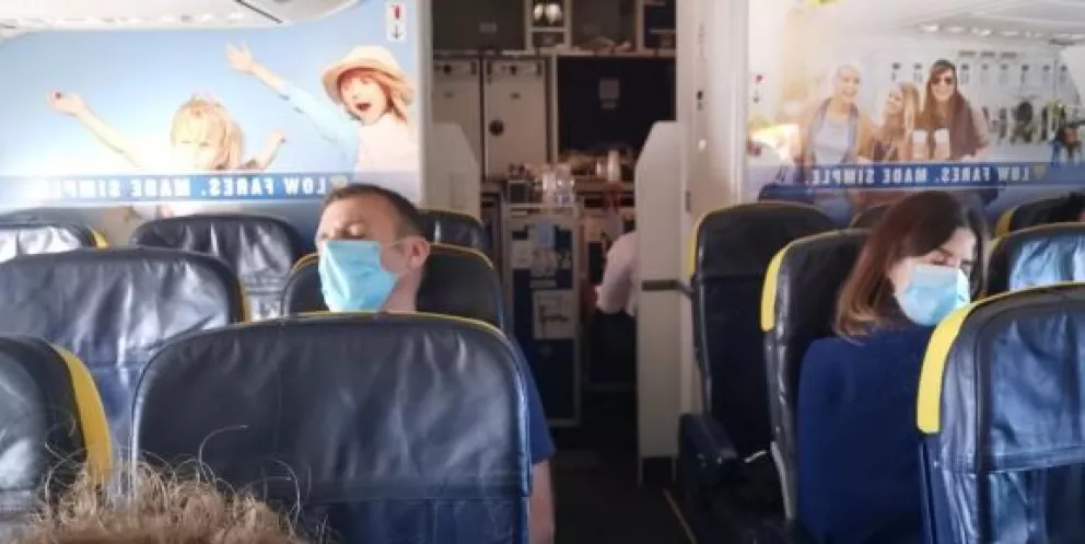 El ritual para desinfectar tu lugar en el avión