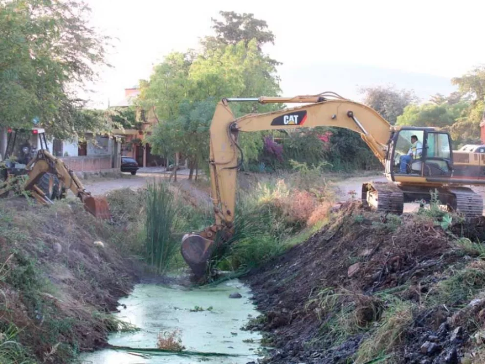 Arranca limpieza de arroyos en Culiacán