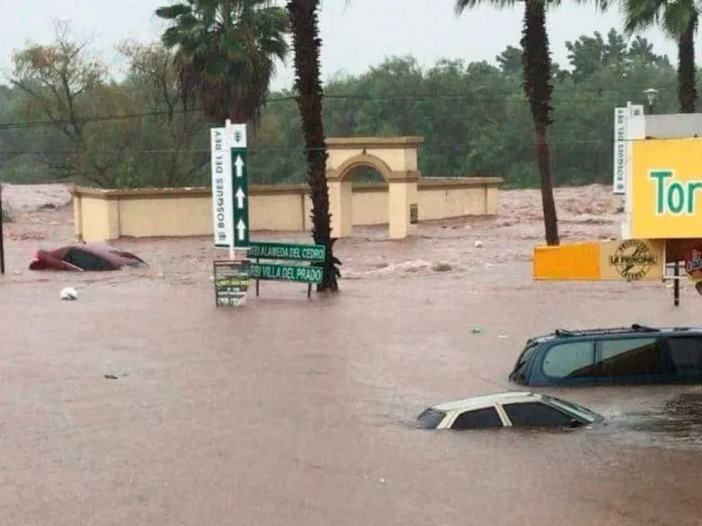 Ayuda de los vecinos durante la temporada de lluvias