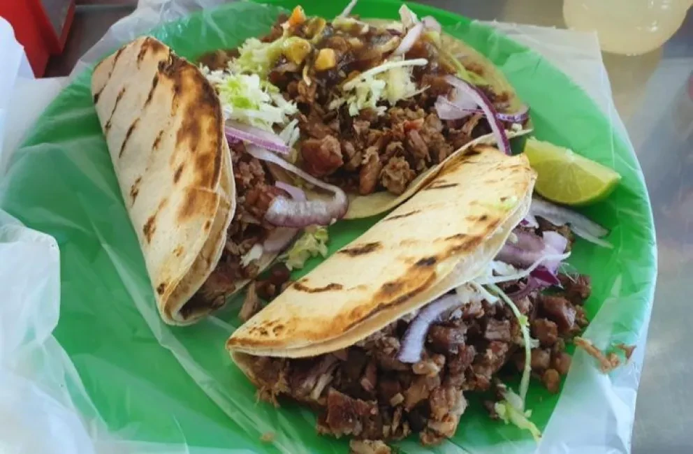 Tacos Los Parados, una delicia al carbón