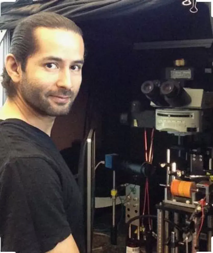 El neurobiólogo mexicano Luis Carrillo reprograma cerebros