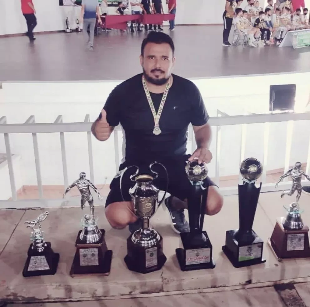 “El Profe” Luis y su amor por el Futbol de Alturas
