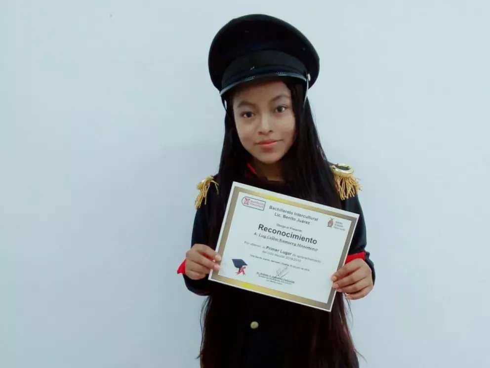 Jovensita Guerrerense es reconocida por sus calificaciones en Villa Juárez
