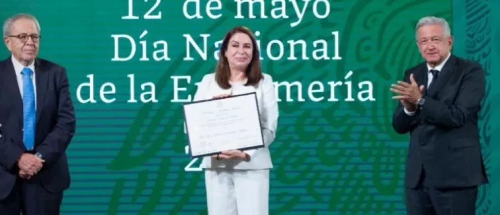 Rinden homenaje a enfermeras en México