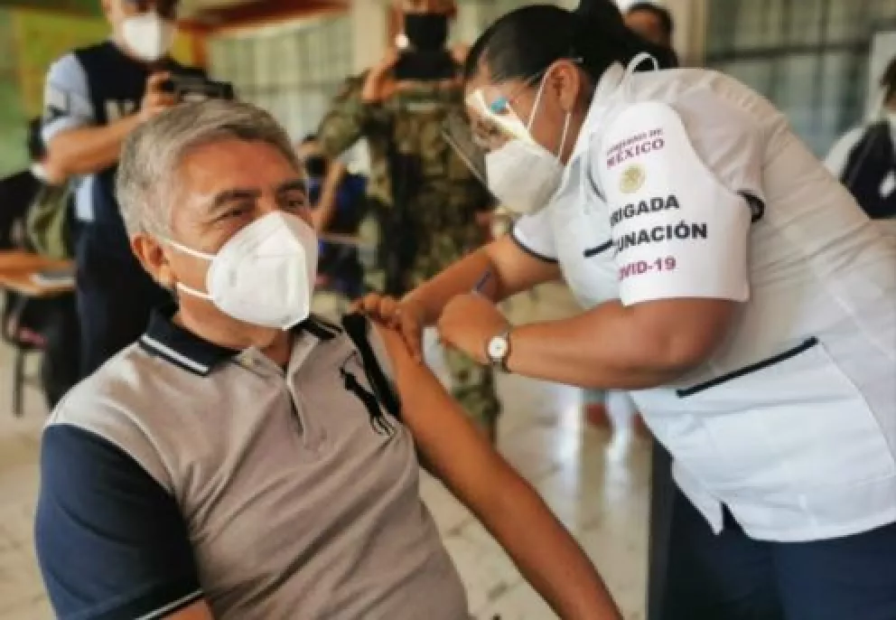 En abril, todos los adultos mayores en México estarán vacunados