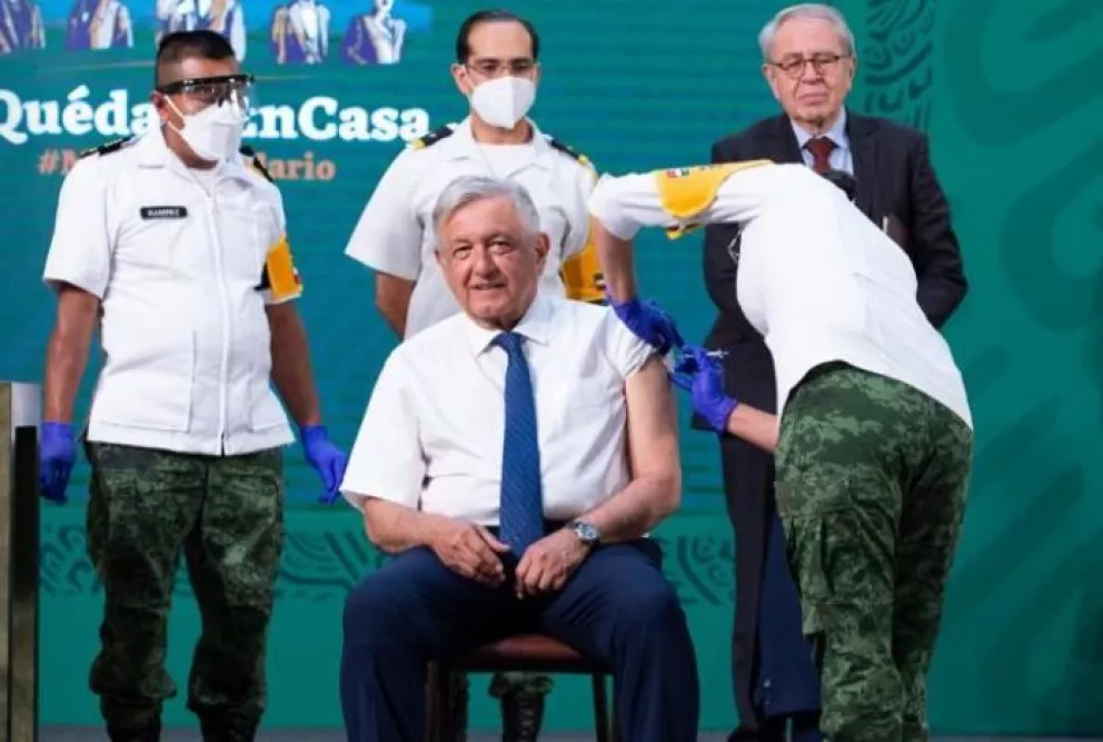 Presidente de México recibe vacuna Covid